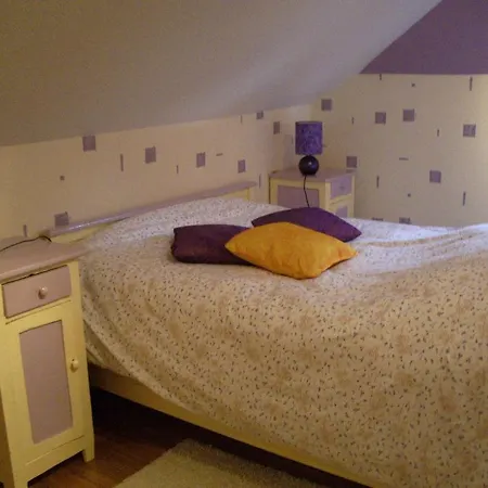 Gites Et Chambres D'hotes Du Menil ベッド・アンド・ブレックファスト *