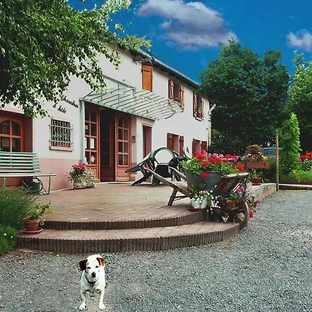 Gites Et Chambres D'hotes Du Menil * エティヴァル・クレールフォンテーヌ