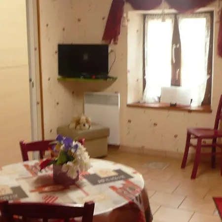 Gites Et Chambres D'hotes Du Menil *